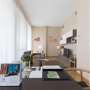 Apartament Hemeras Boutique Homes - Design Near Duomo Cathedral, Mediolan