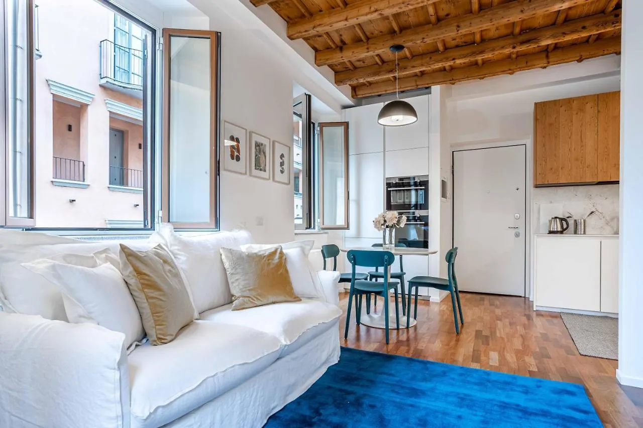 Joivy Spectacular Flat Near Duomo Apartment Milan