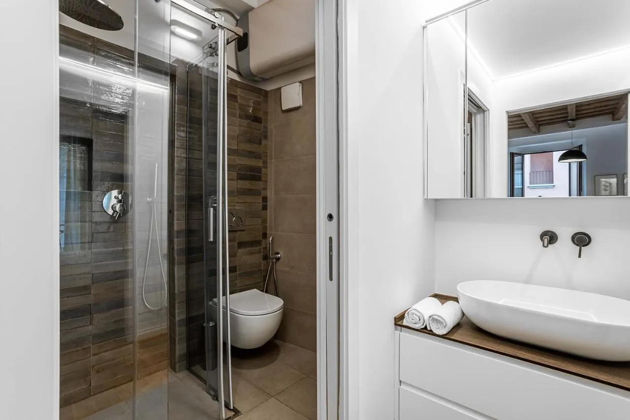 Joivy Spectacular Flat Near Duomo Apartment Milan 0*,